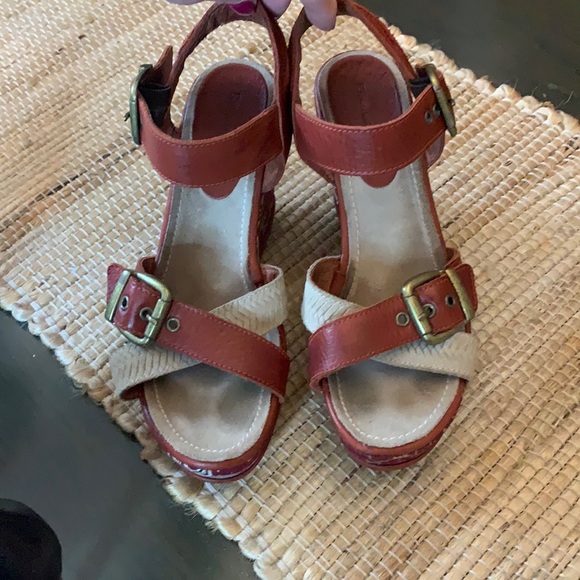 Blackstone Floral Print Wedge Leather Sandal Size 38/7.5 - Picture 2 of 11